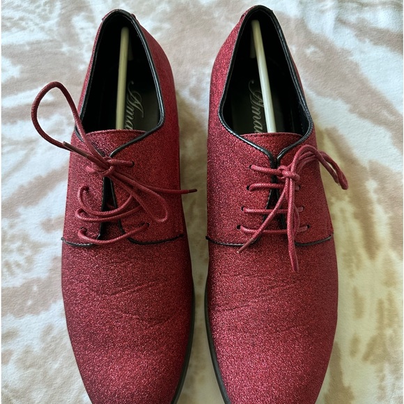 Men’s Red Sparkle Shoes - Picture 8 of 9
